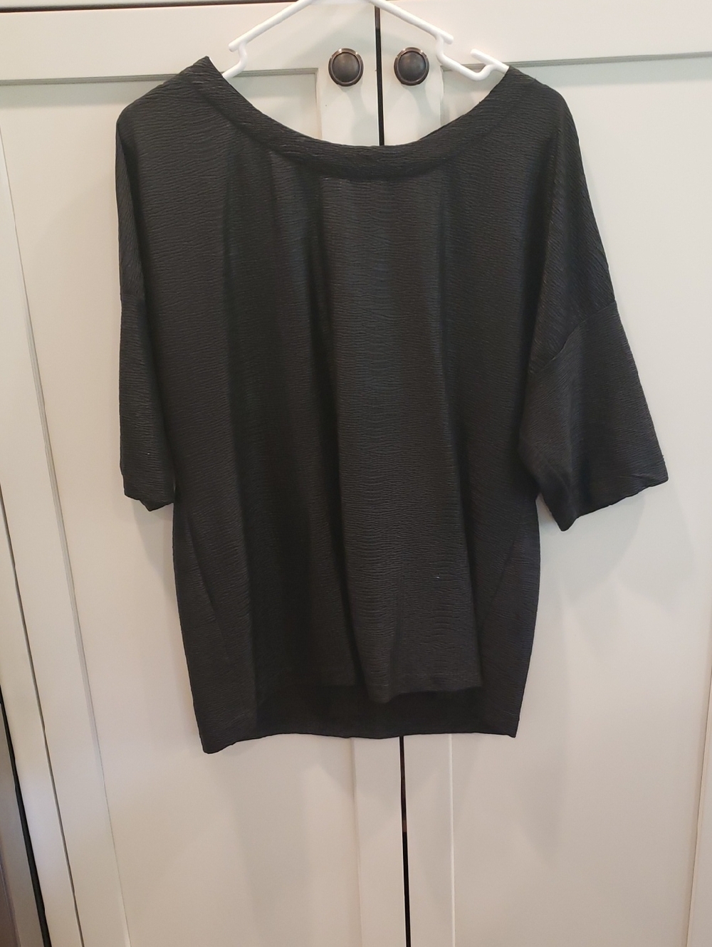 Zara Black Short-Sleeve Dressy Tee With Zipper Detail In Back